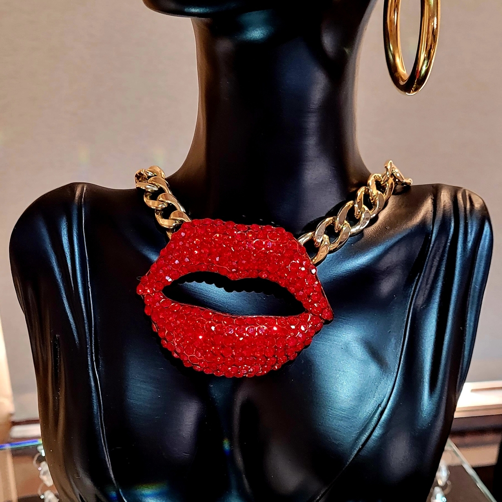 LIPS,This Stunningly Gorgeous Red Pave Crystal XXL Lip Necklace. Valentines 💋❤️